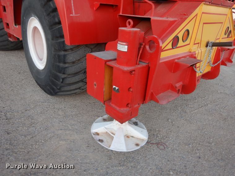 image for item DI3684 1983 Grove RT740  crane