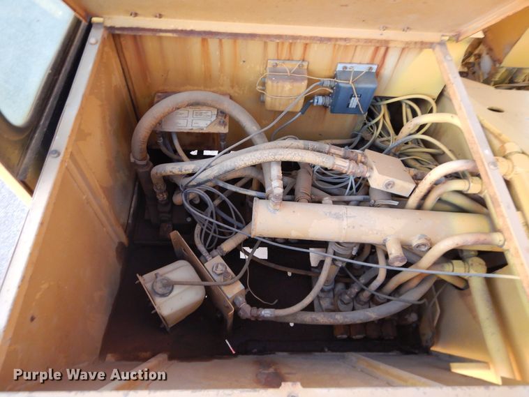 image for item DI3684 1983 Grove RT740  crane