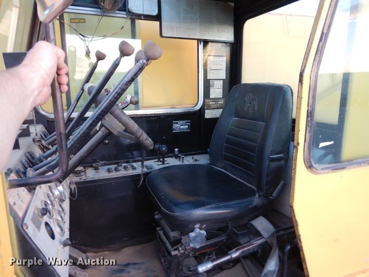 image for item DI3684 1983 Grove RT740  crane