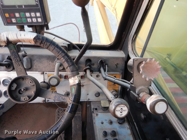 image for item DI3684 1983 Grove RT740  crane