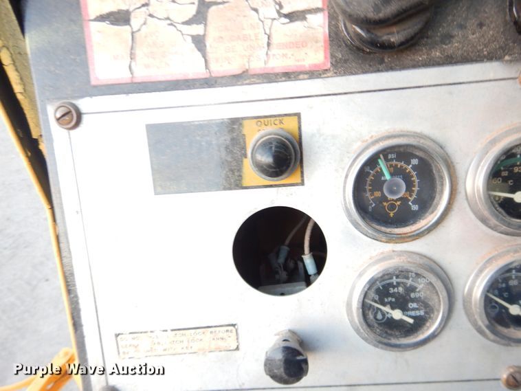 image for item DI3684 1983 Grove RT740  crane