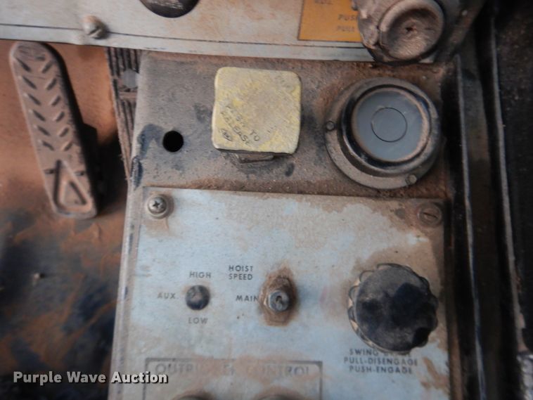 image for item DI3684 1983 Grove RT740  crane