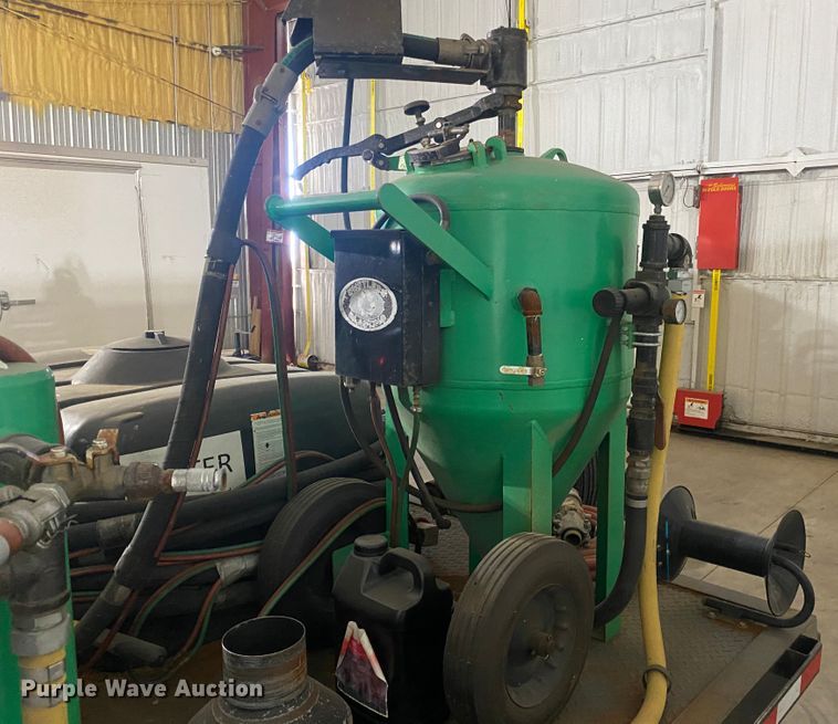 image for item DI3688 2016 Rotair D300T4F sandblaster