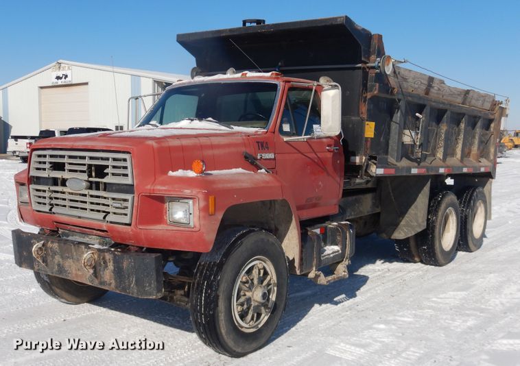 image for item DI3689 1989 Ford F900  dump truck