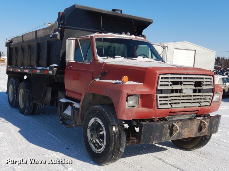 image for item DI3689 1989 Ford F900  dump truck