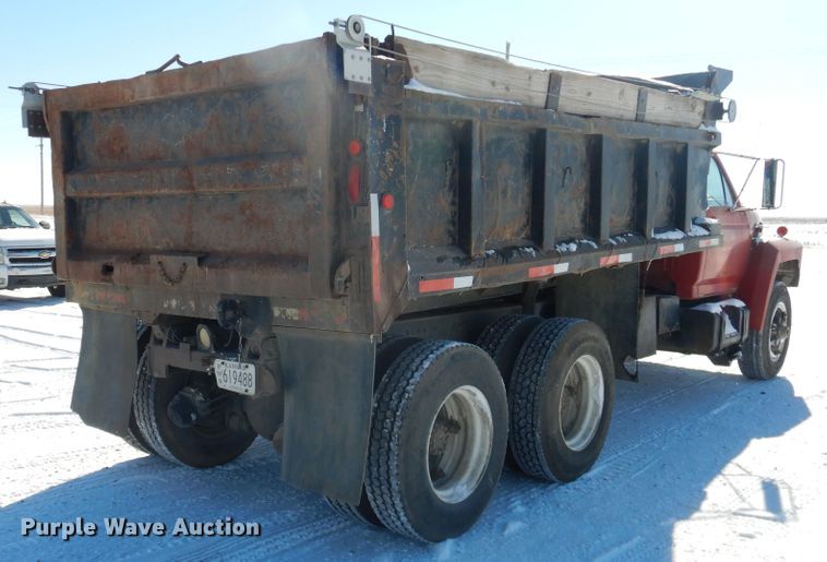 image for item DI3689 1989 Ford F900  dump truck