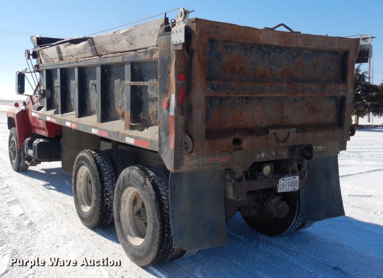 image for item DI3689 1989 Ford F900  dump truck