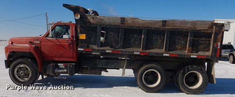 image for item DI3689 1989 Ford F900  dump truck