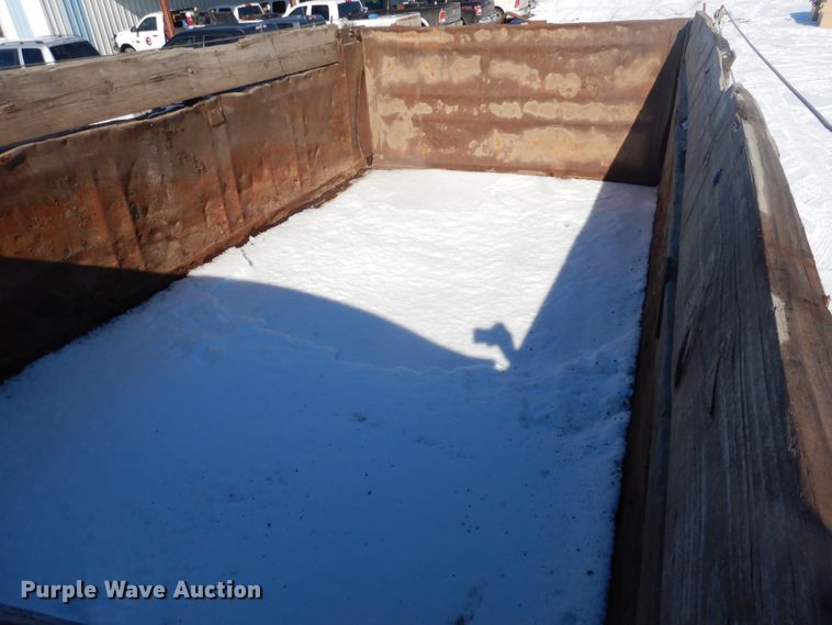 image for item DI3689 1989 Ford F900  dump truck