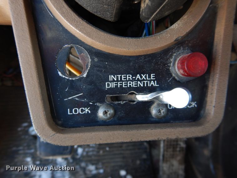 image for item DI3689 1989 Ford F900  dump truck