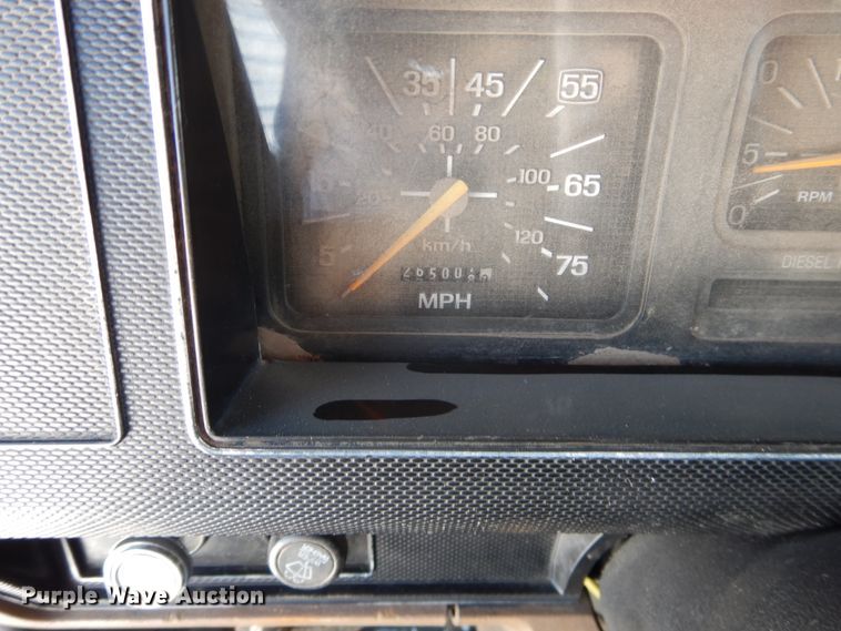 image for item DI3689 1989 Ford F900  dump truck