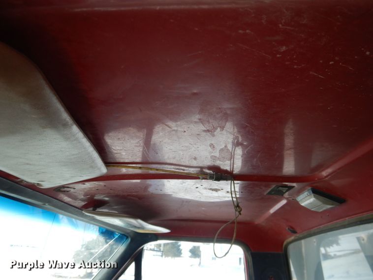 image for item DI3689 1989 Ford F900  dump truck