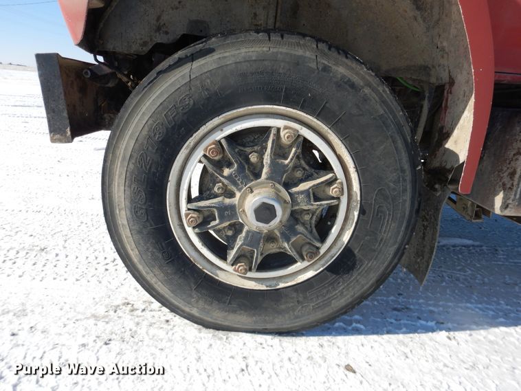 image for item DI3689 1989 Ford F900  dump truck