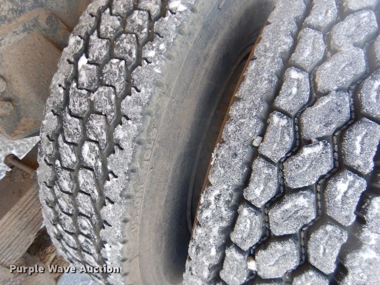 image for item DI3689 1989 Ford F900  dump truck