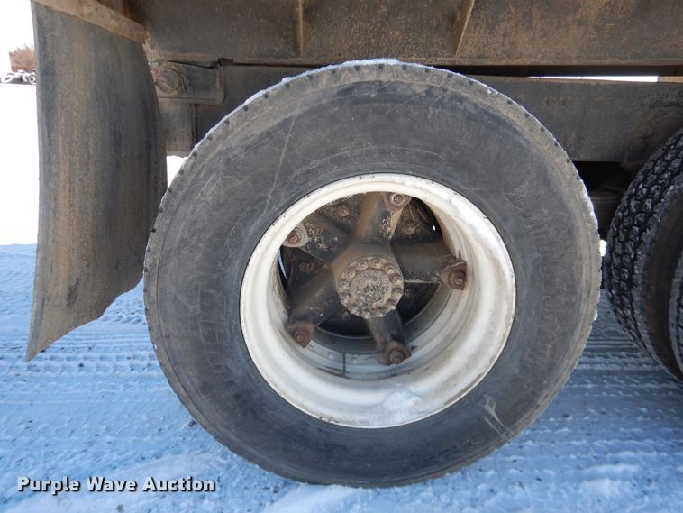 image for item DI3689 1989 Ford F900  dump truck