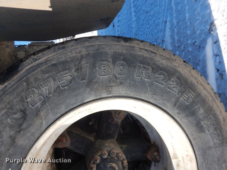 image for item DI3689 1989 Ford F900  dump truck