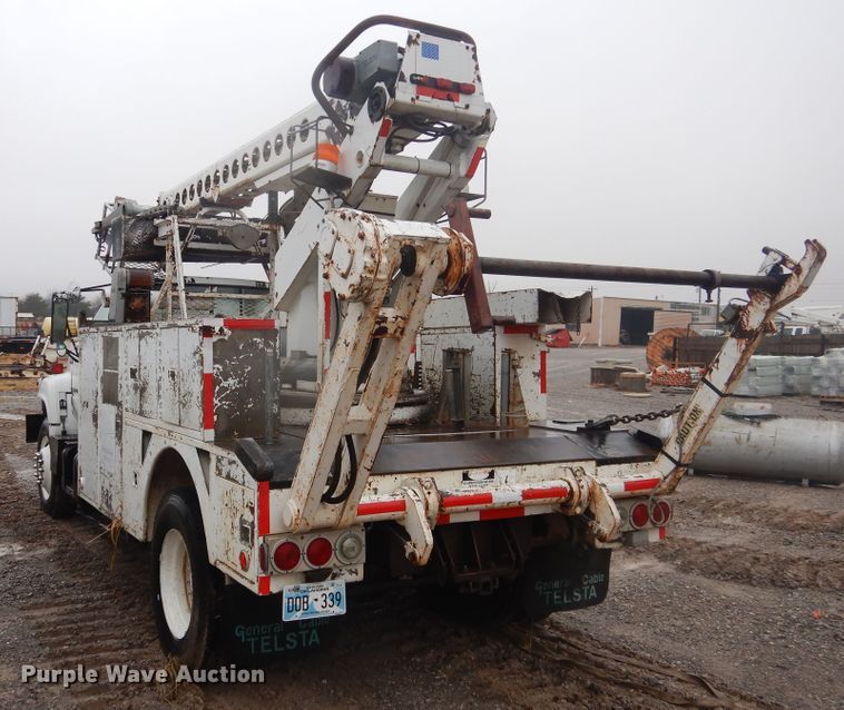 image for item DJ4863 1991 GMC Top Kick C6500  bucket truck