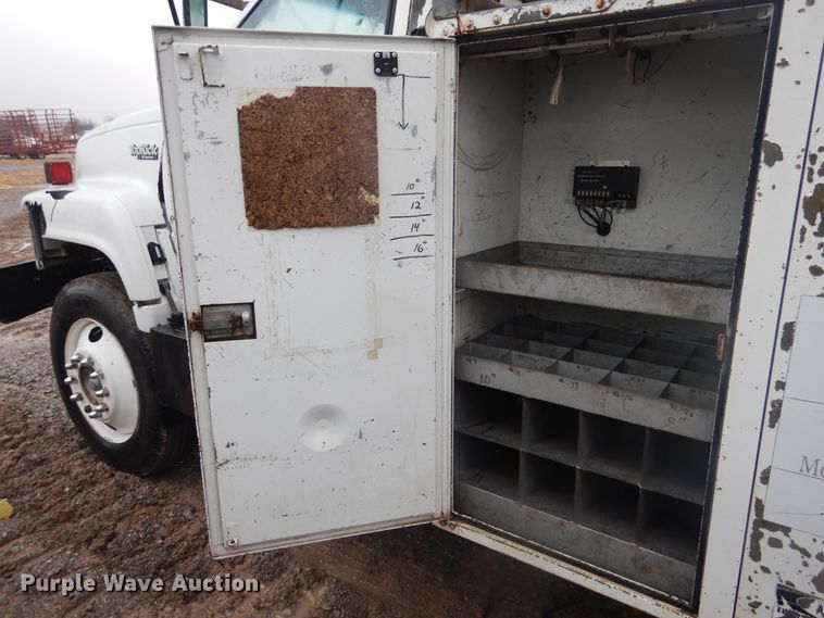 image for item DJ4863 1991 GMC Top Kick C6500  bucket truck