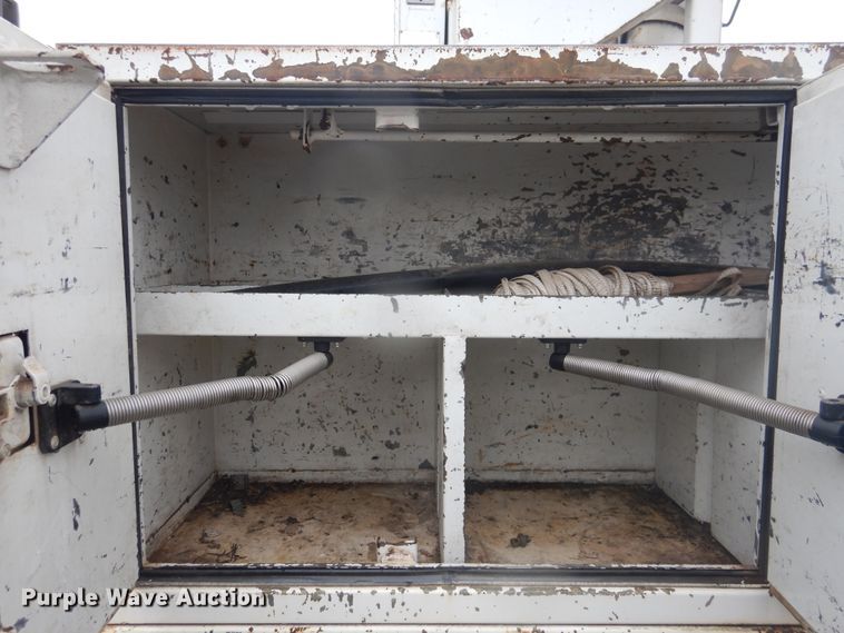 image for item DJ4863 1991 GMC Top Kick C6500  bucket truck