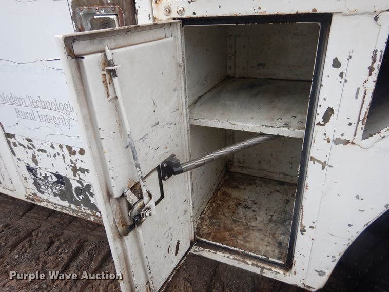 image for item DJ4863 1991 GMC Top Kick C6500  bucket truck