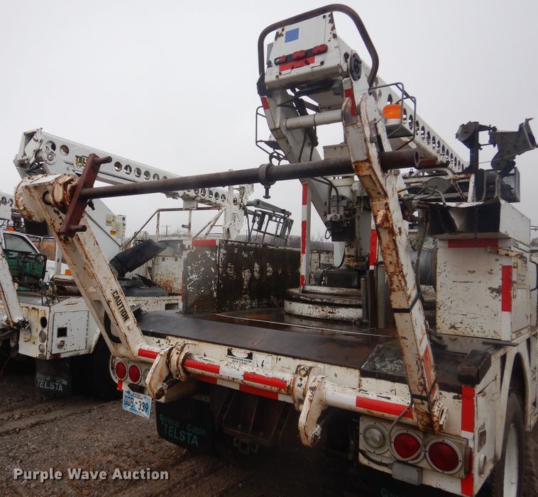 image for item DJ4863 1991 GMC Top Kick C6500  bucket truck