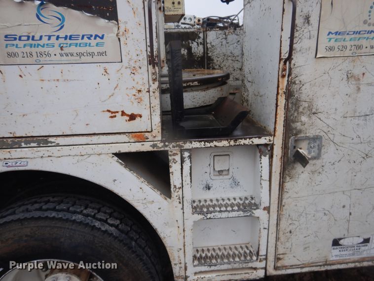 image for item DJ4863 1991 GMC Top Kick C6500  bucket truck