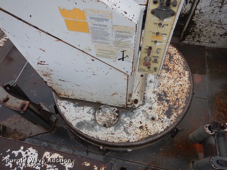 image for item DJ4863 1991 GMC Top Kick C6500  bucket truck