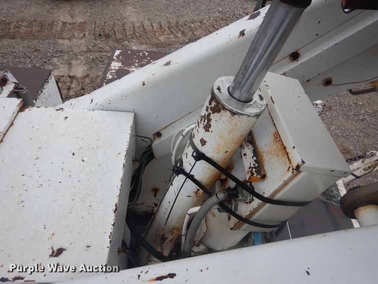 image for item DJ4863 1991 GMC Top Kick C6500  bucket truck