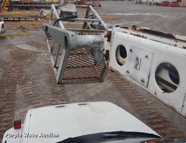 image for item DJ4863 1991 GMC Top Kick C6500  bucket truck