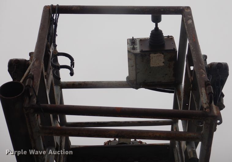 image for item DJ4863 1991 GMC Top Kick C6500  bucket truck