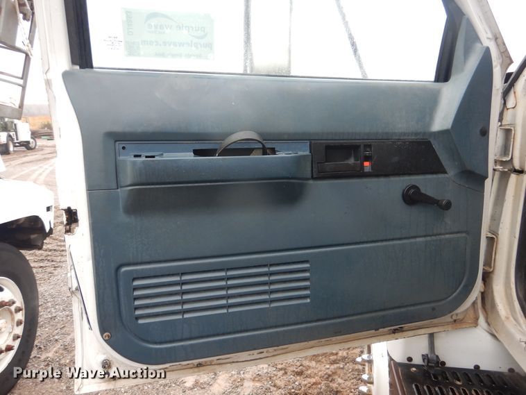 image for item DJ4863 1991 GMC Top Kick C6500  bucket truck