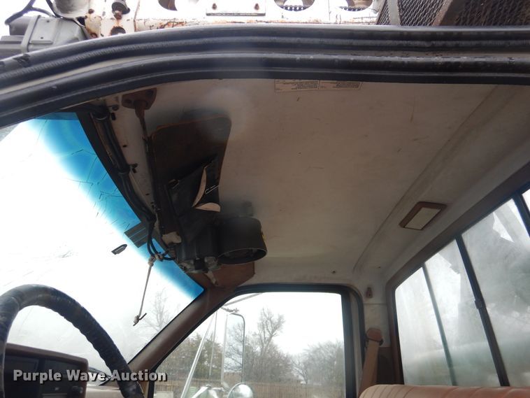 image for item DJ4863 1991 GMC Top Kick C6500  bucket truck