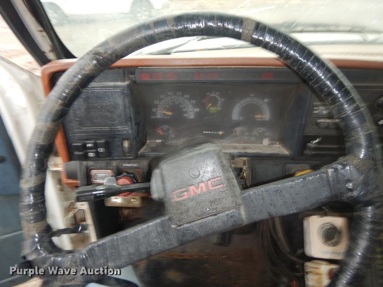 image for item DJ4863 1991 GMC Top Kick C6500  bucket truck