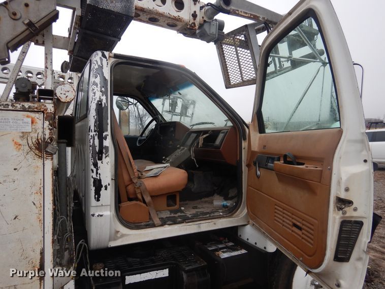 image for item DJ4863 1991 GMC Top Kick C6500  bucket truck