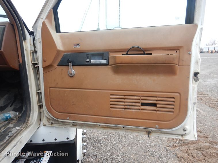 image for item DJ4863 1991 GMC Top Kick C6500  bucket truck