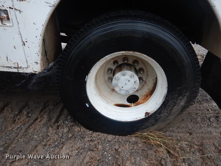 image for item DJ4863 1991 GMC Top Kick C6500  bucket truck