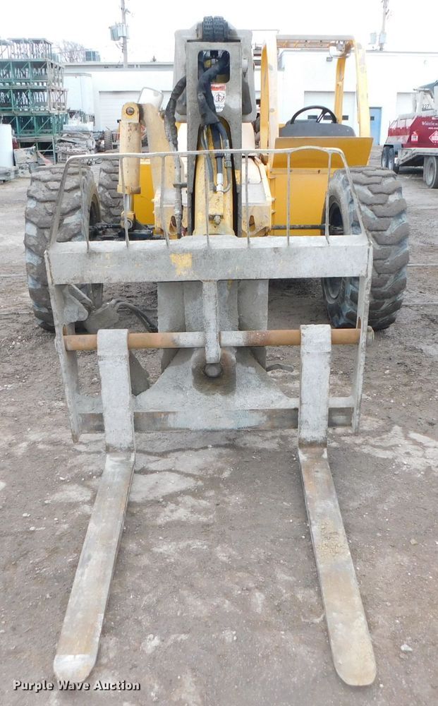 image for item DJ5930 2001 Pettibone 10044  telehandler