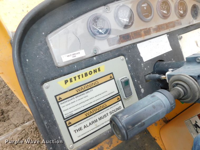 image for item DJ5930 2001 Pettibone 10044  telehandler
