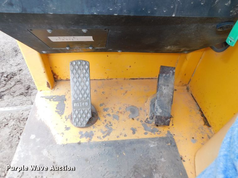 image for item DJ5930 2001 Pettibone 10044  telehandler