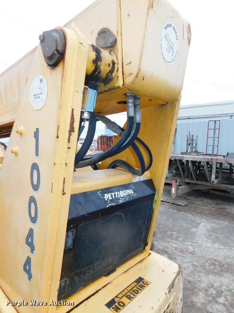 image for item DJ5930 2001 Pettibone 10044  telehandler