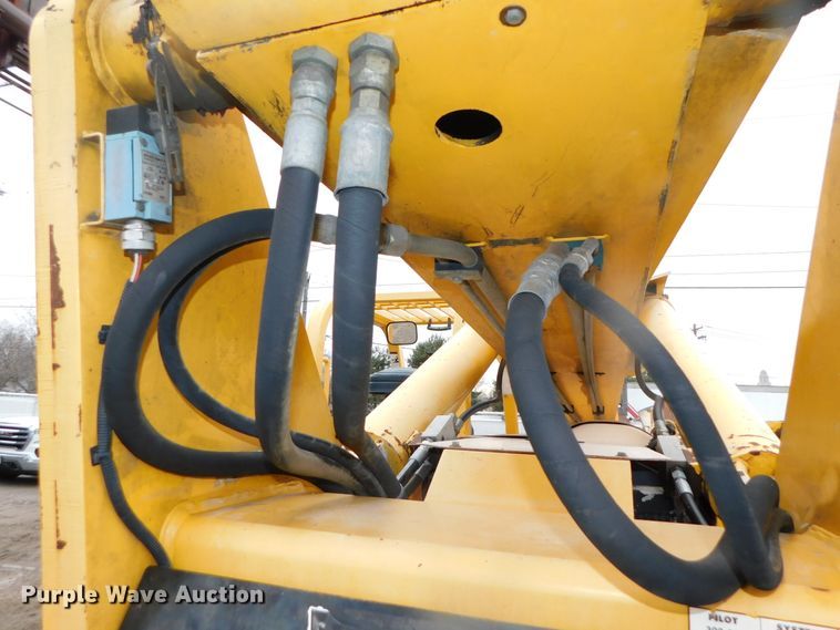 image for item DJ5930 2001 Pettibone 10044  telehandler