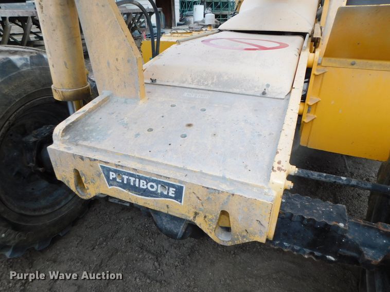 image for item DJ5930 2001 Pettibone 10044  telehandler