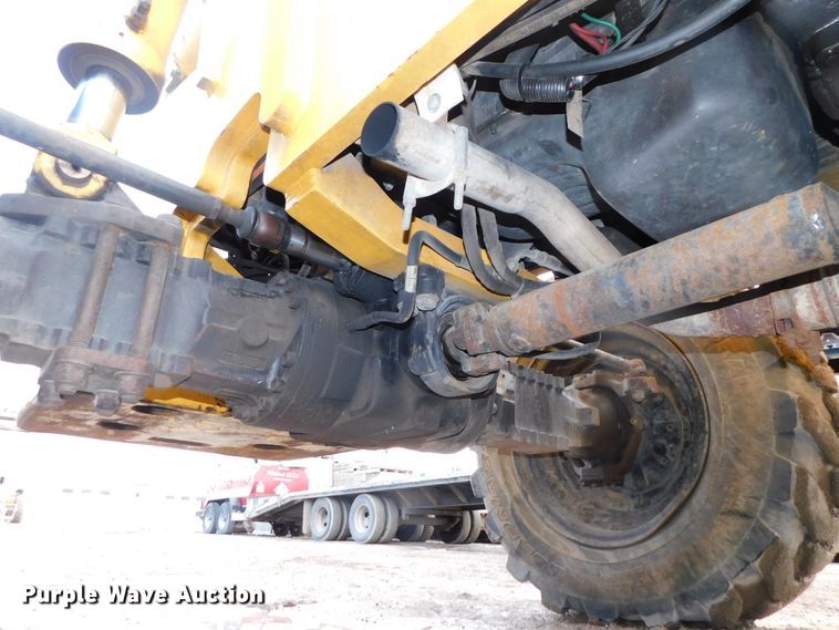 image for item DJ5930 2001 Pettibone 10044  telehandler