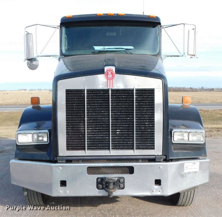 image for item DJ5931 2013 Kenworth T800  semi truck