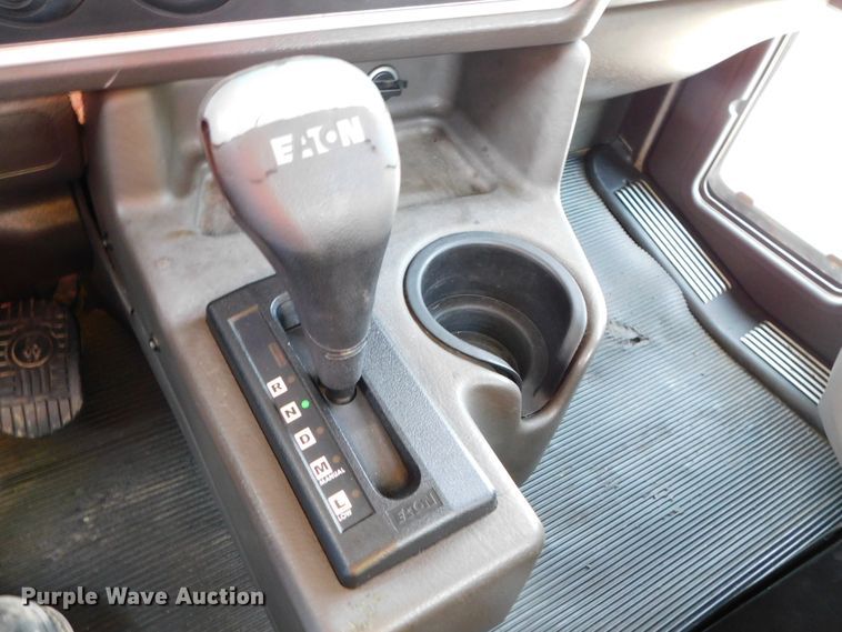 image for item DJ5931 2013 Kenworth T800  semi truck