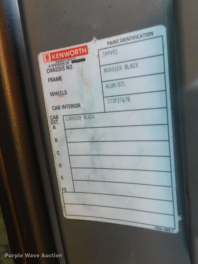 image for item DJ5931 2013 Kenworth T800  semi truck