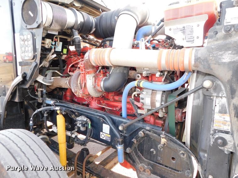 image for item DJ5931 2013 Kenworth T800  semi truck