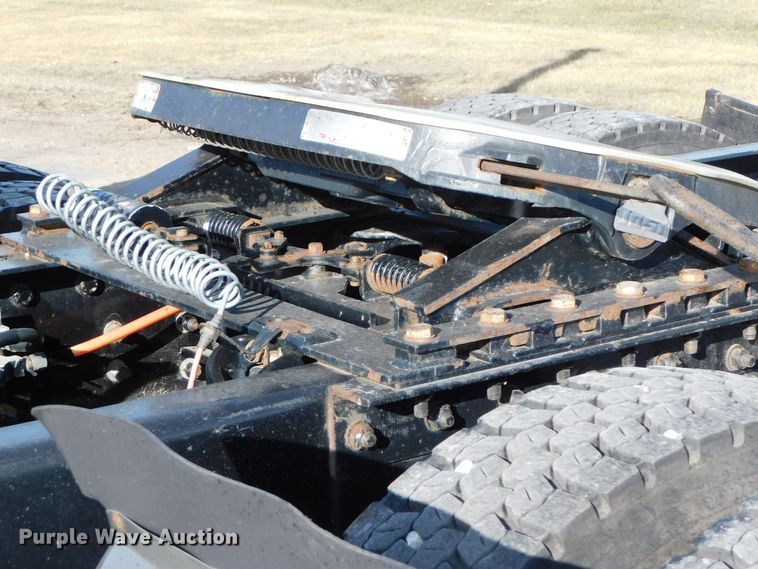 image for item DJ5931 2013 Kenworth T800  semi truck