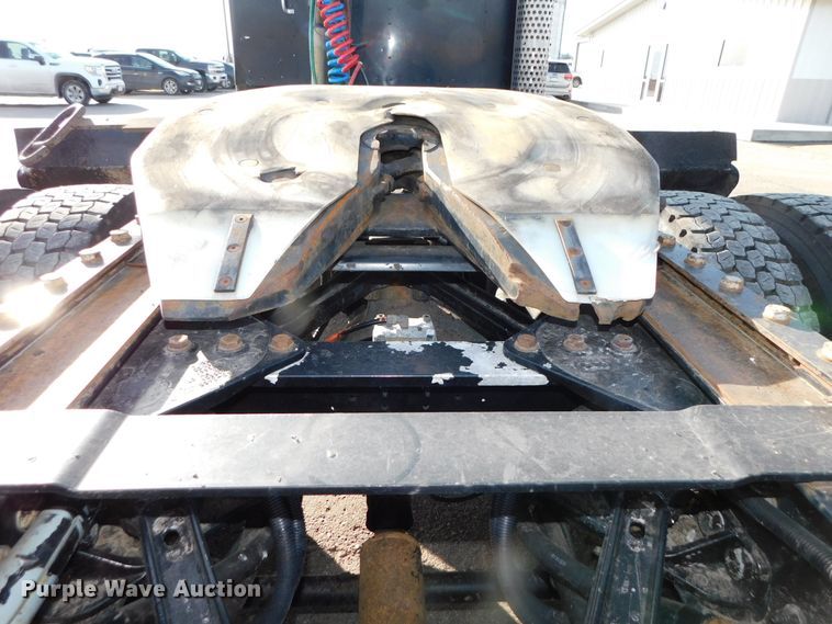 image for item DJ5931 2013 Kenworth T800  semi truck