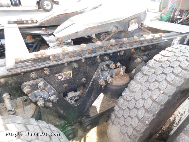 image for item DJ5931 2013 Kenworth T800  semi truck